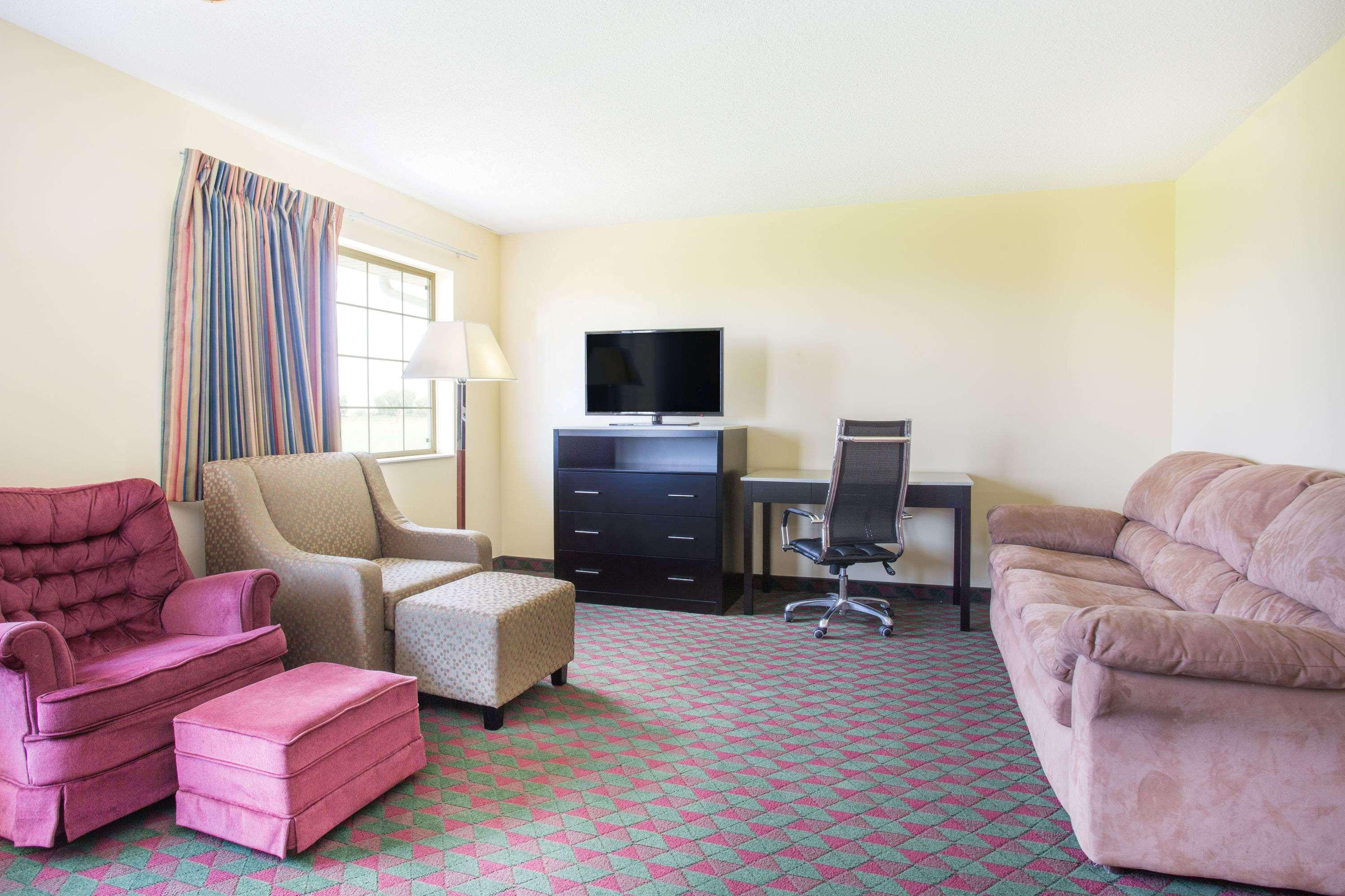 Days Inn By Wyndham Lexington Ne Zewnętrze zdjęcie