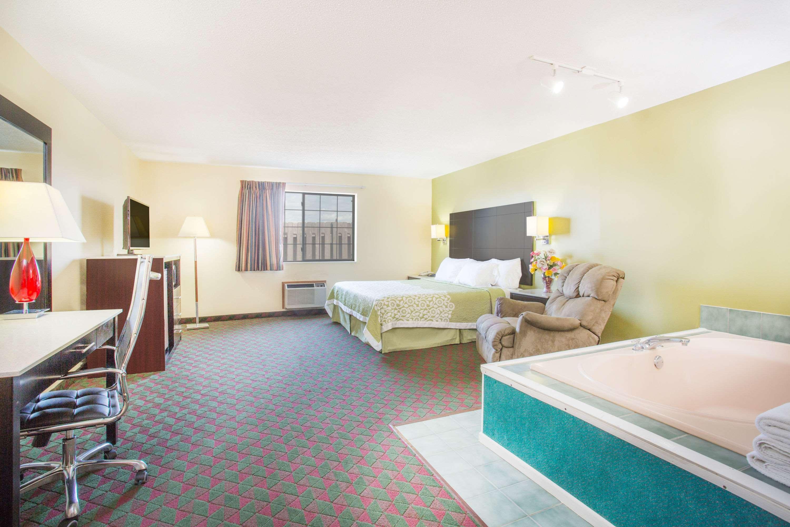 Days Inn By Wyndham Lexington Ne Zewnętrze zdjęcie